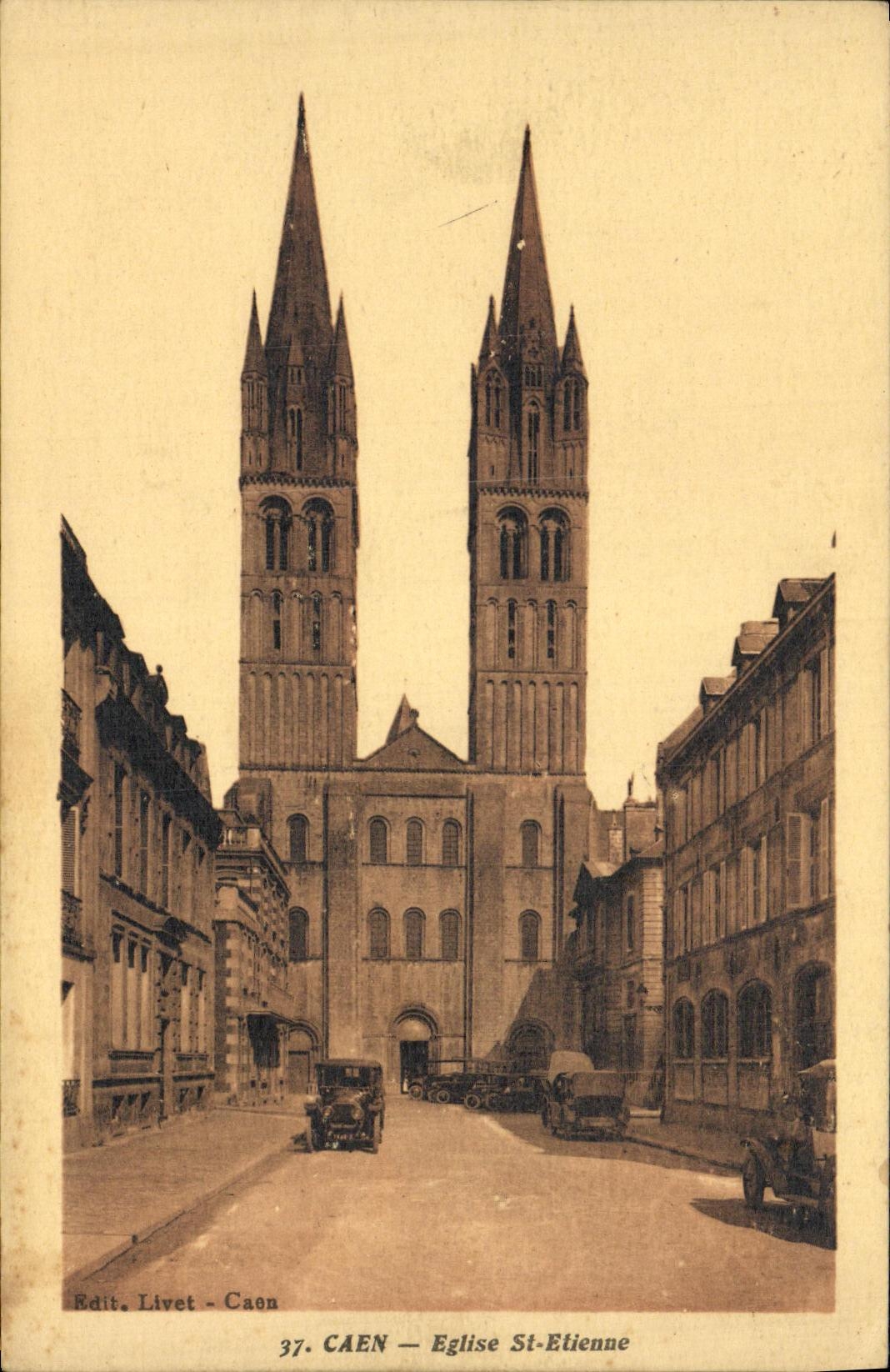 VINTAGE POSTCARD Caen Church St Etienne