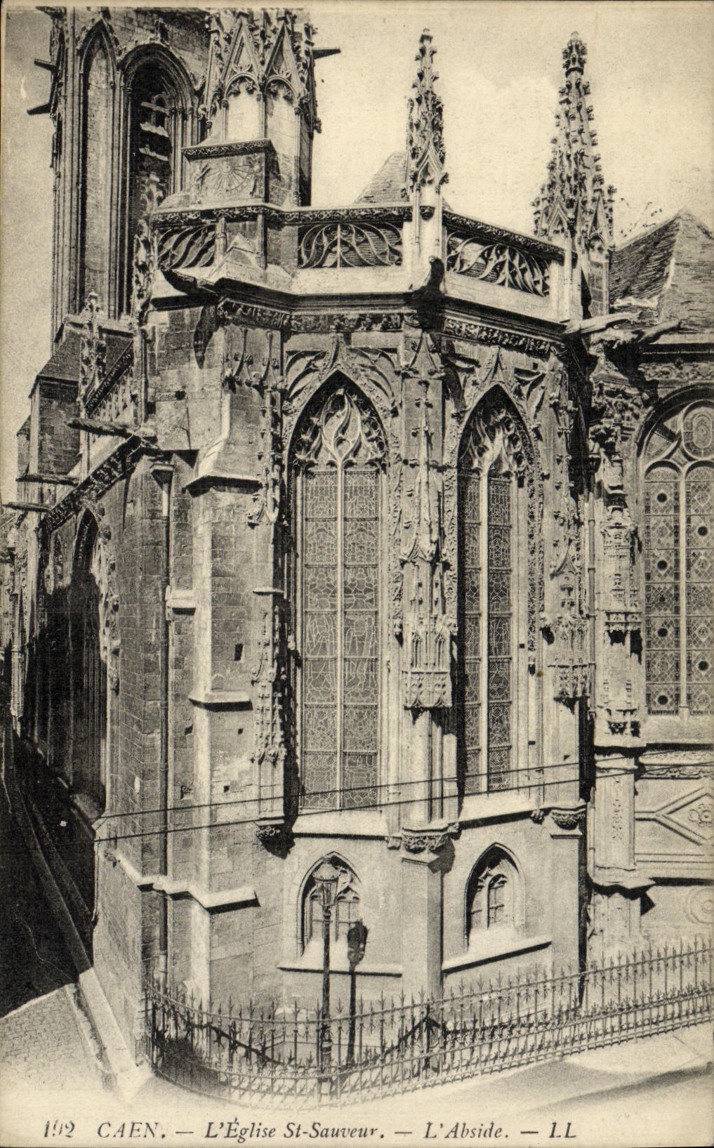 VINTAGE POSTCARD Caen L Church St Saver L Apse