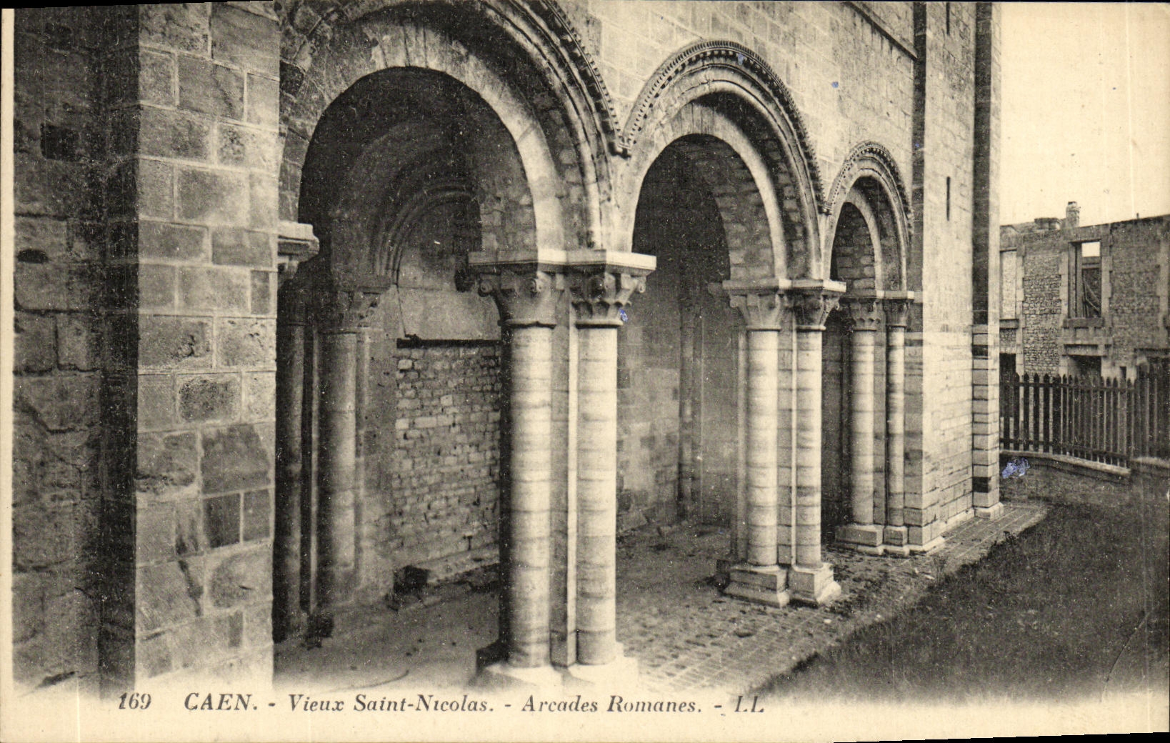 VINTAGE POSTCARD Caen Old Saint Nicolas Romance Arcades