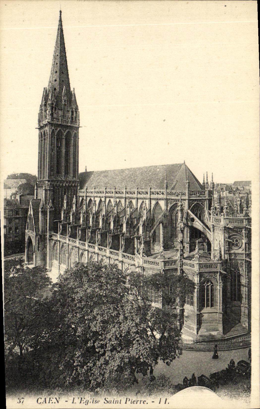 VINTAGE POSTCARD Caen L Church Saint Pierre