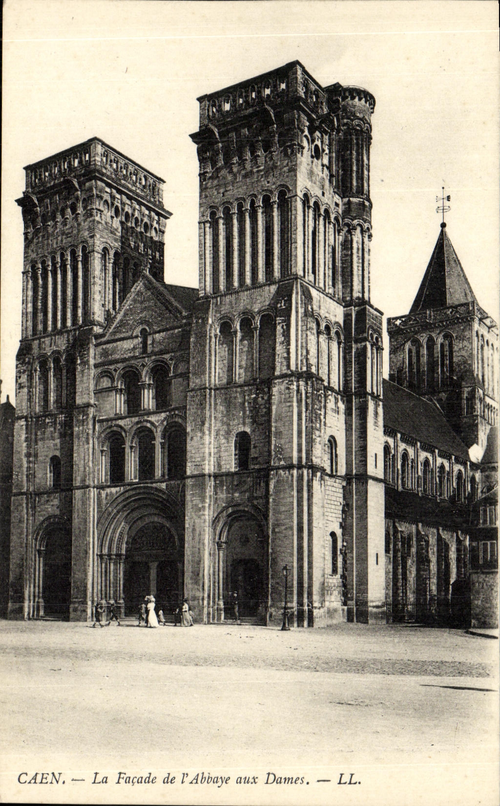 VINTAGE POSTCARD Caen the Frontage of L Abbey To the Ladies