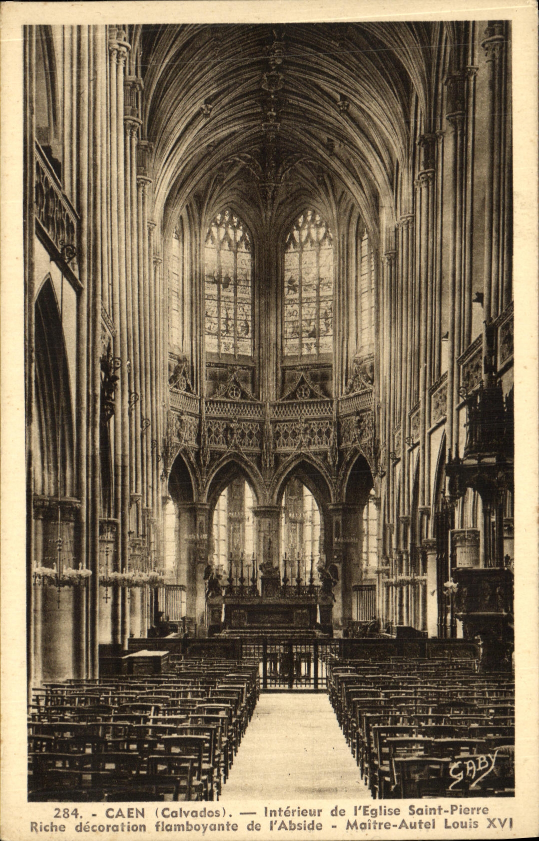 CPA Caen Interieur de l Eglise Saint Pierre Riche decoration flamboyante de l abside Maitre Autel Louis XVI