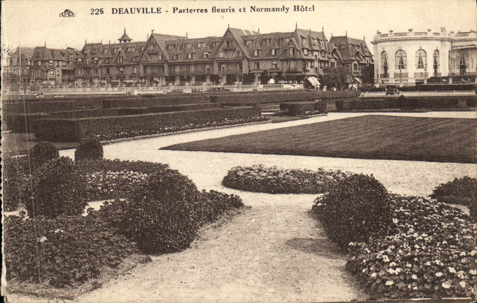 La POSTAL Deauville de la VENDIMIA florecio pisos y el hotel de Normandia