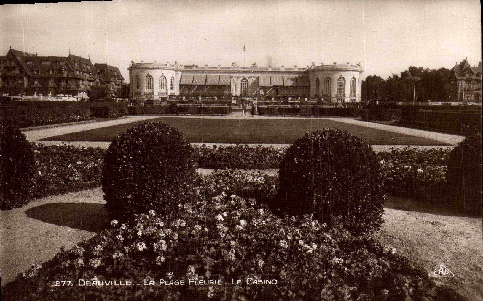 VINTAGE POSTCARD Deauville the Flowered Beach the Casino