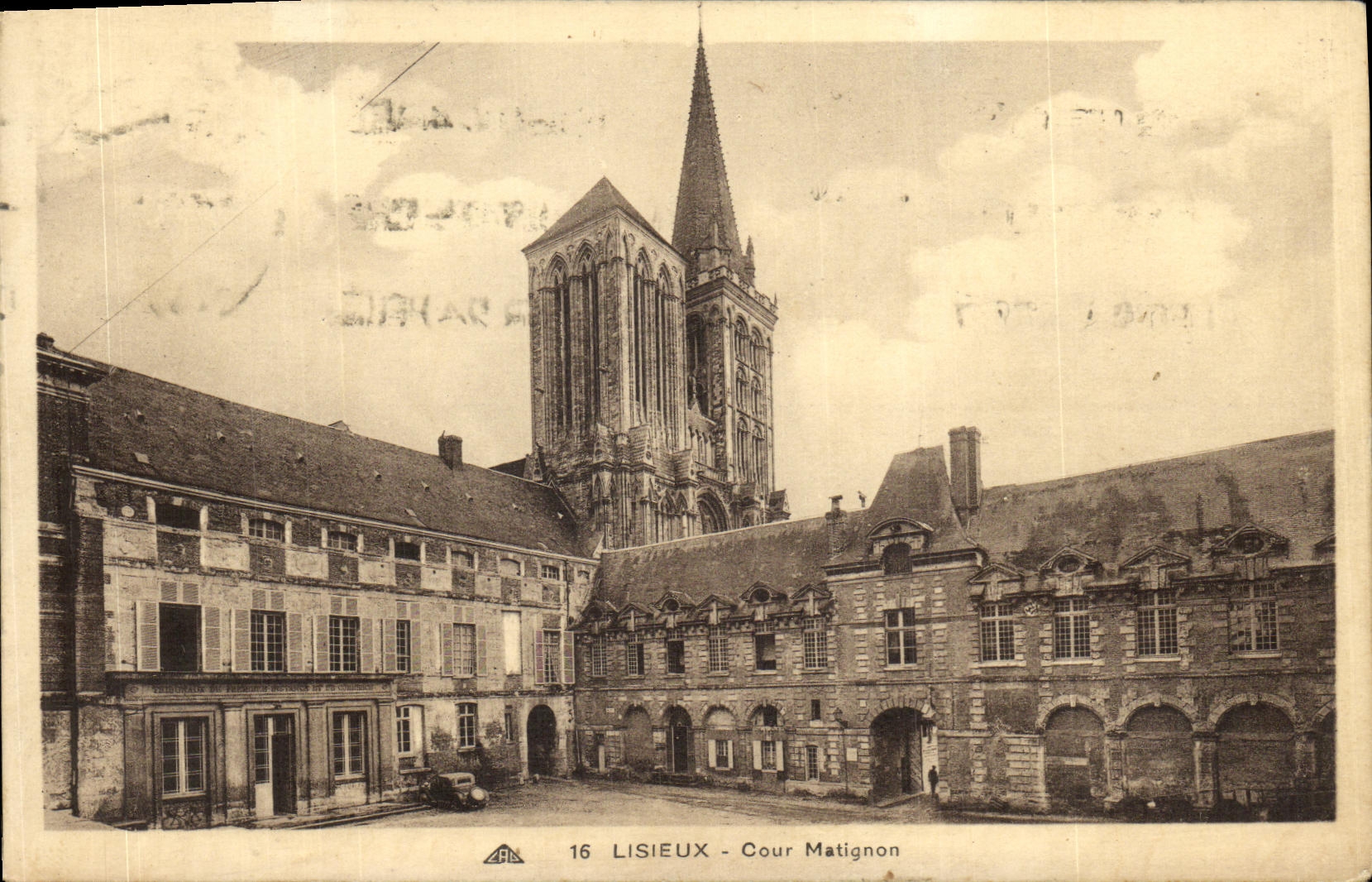 VINTAGE POSTCARD Deauville Matignon Court