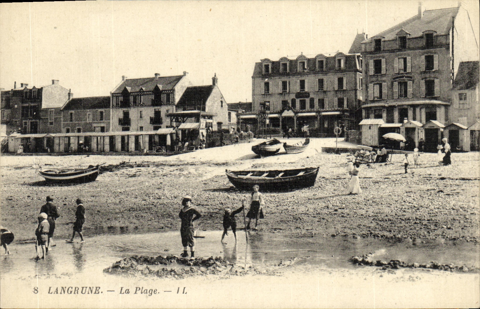 VINTAGE POSTCARD Langrune the Beach