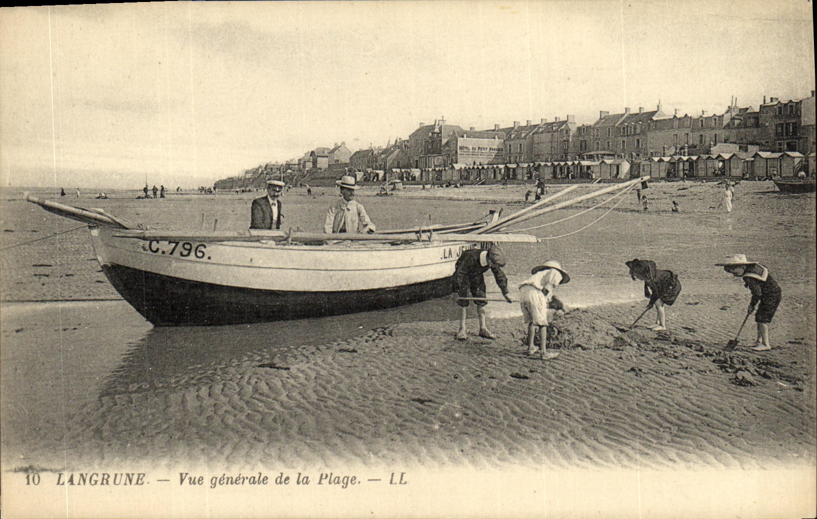 VINTAGE POSTCARD Langrune View of the Beach