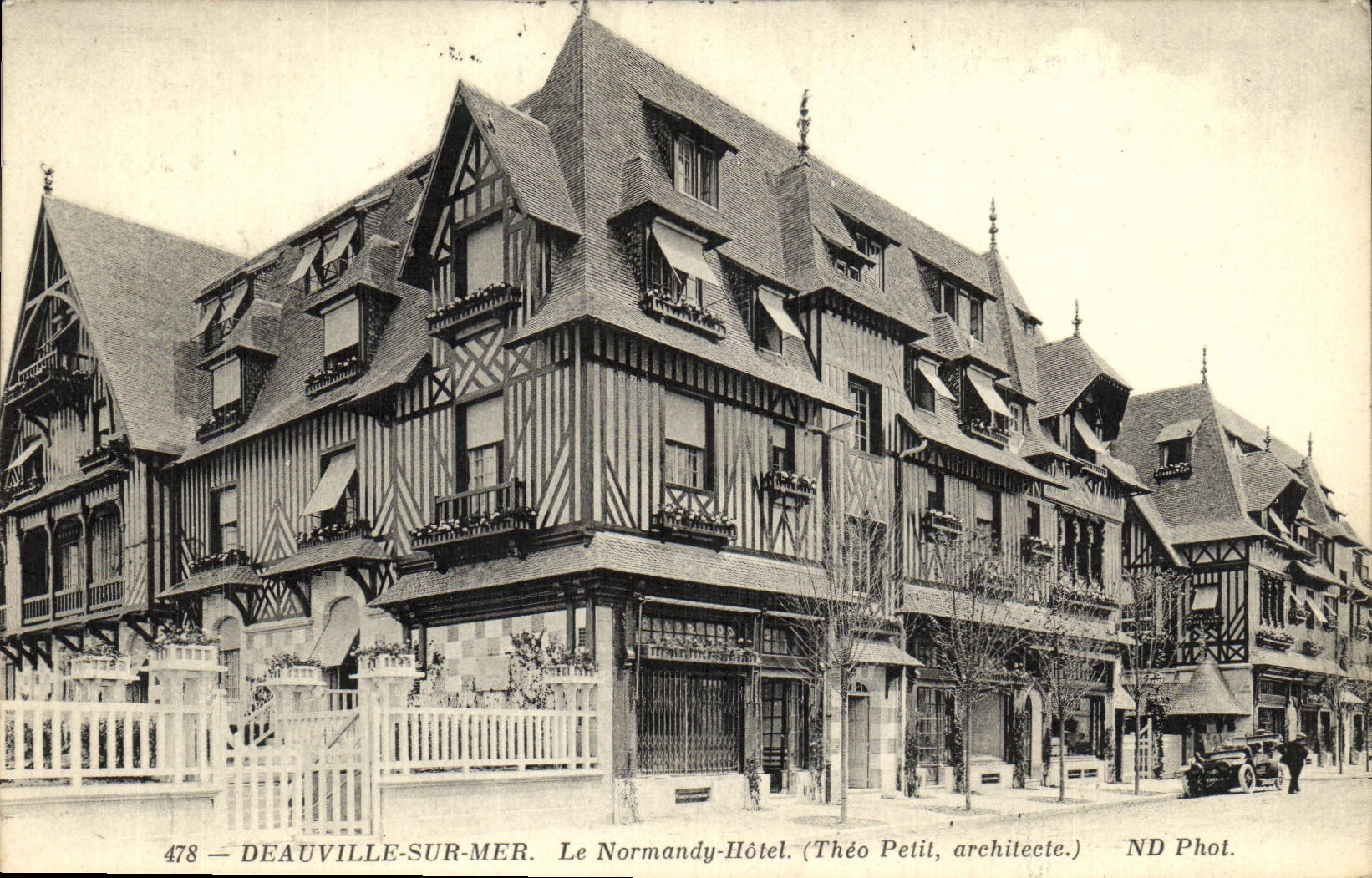 CPA Deauville Sur Mer Le Normandy Hotel