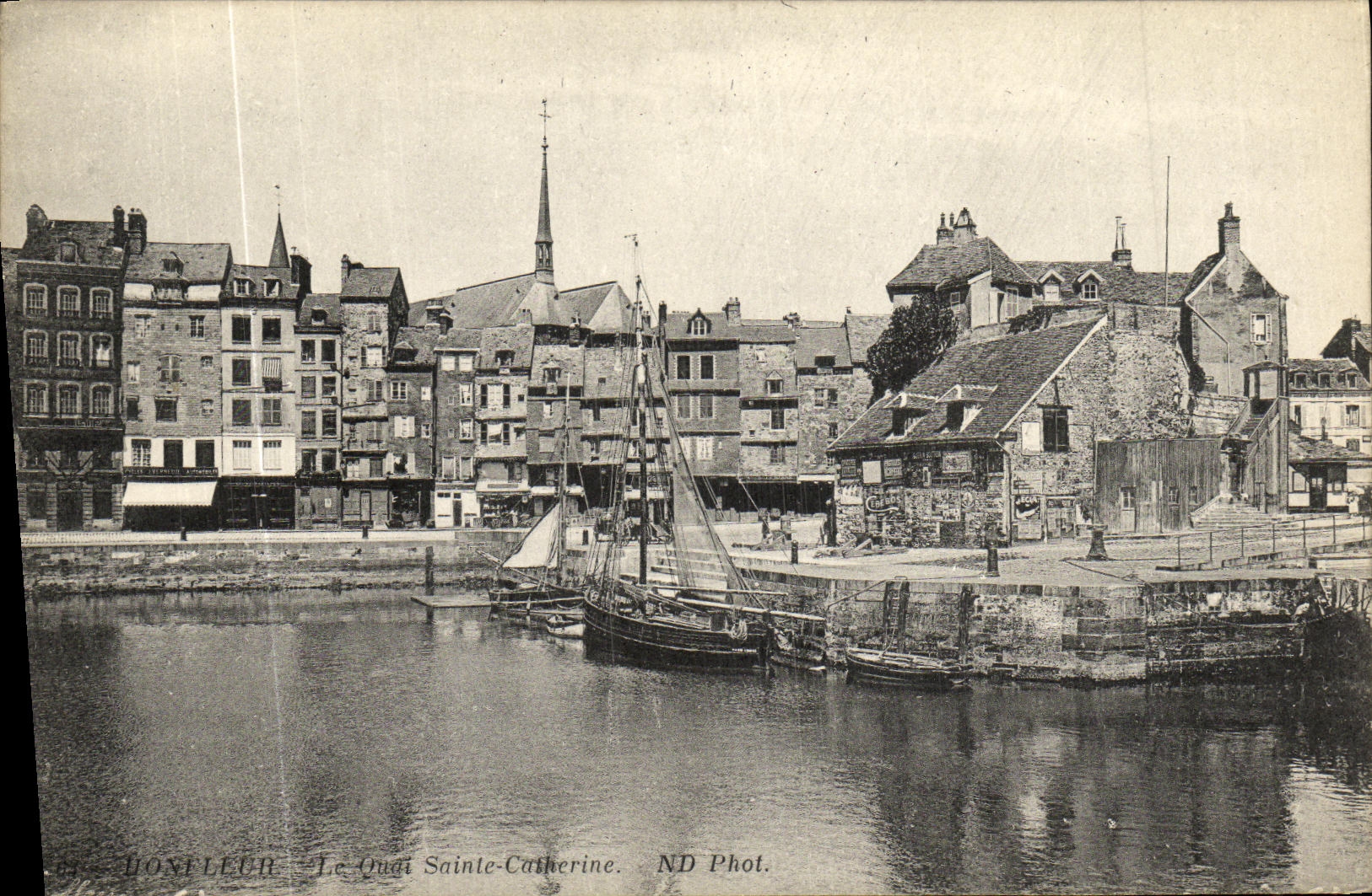 VINTAGE POSTCARD Honfleur Sainte Catherine Lieutenance Boat