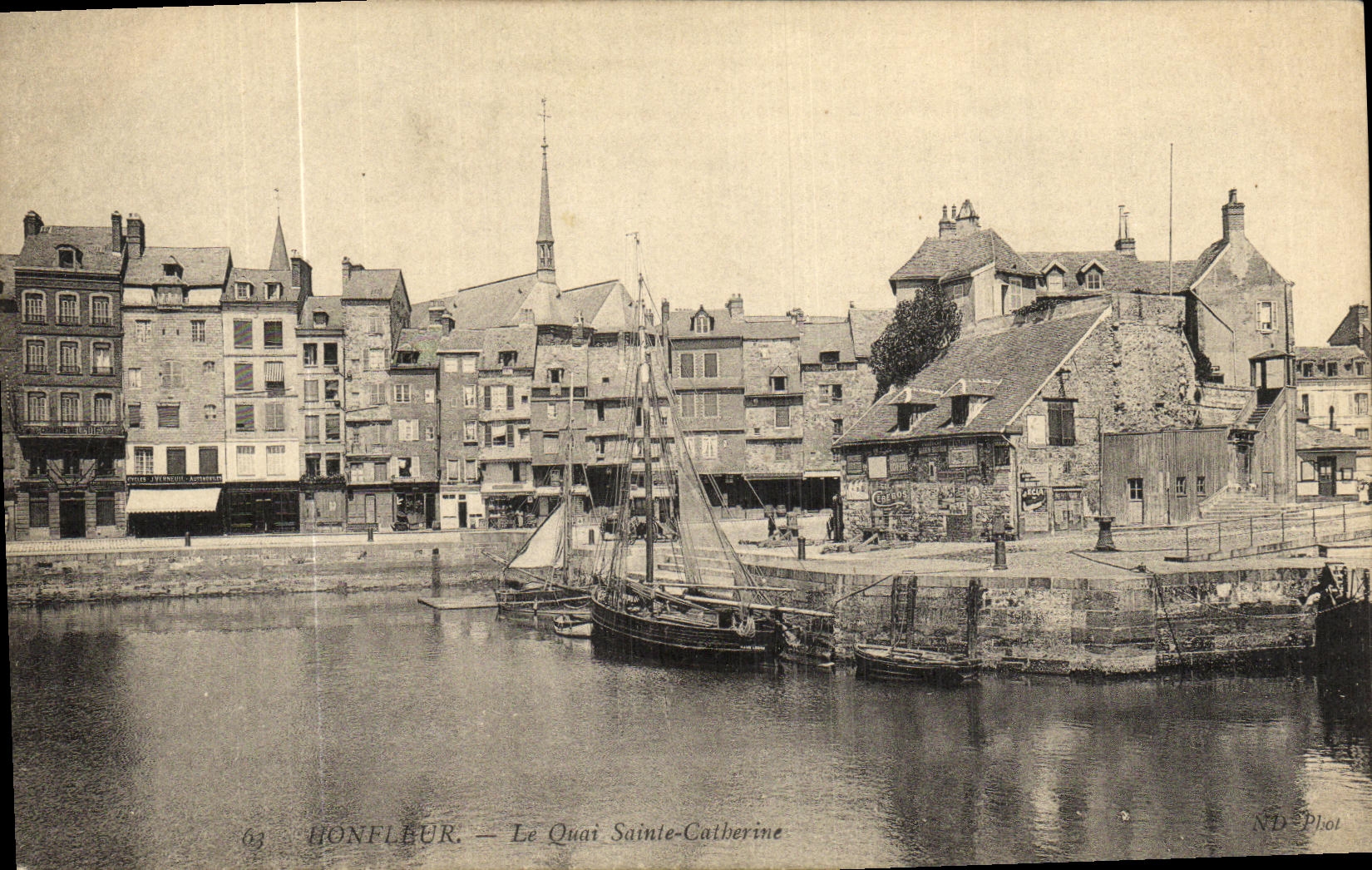 VINTAGE POSTCARD Honfleur the Quay Sainte Catherine Bateau