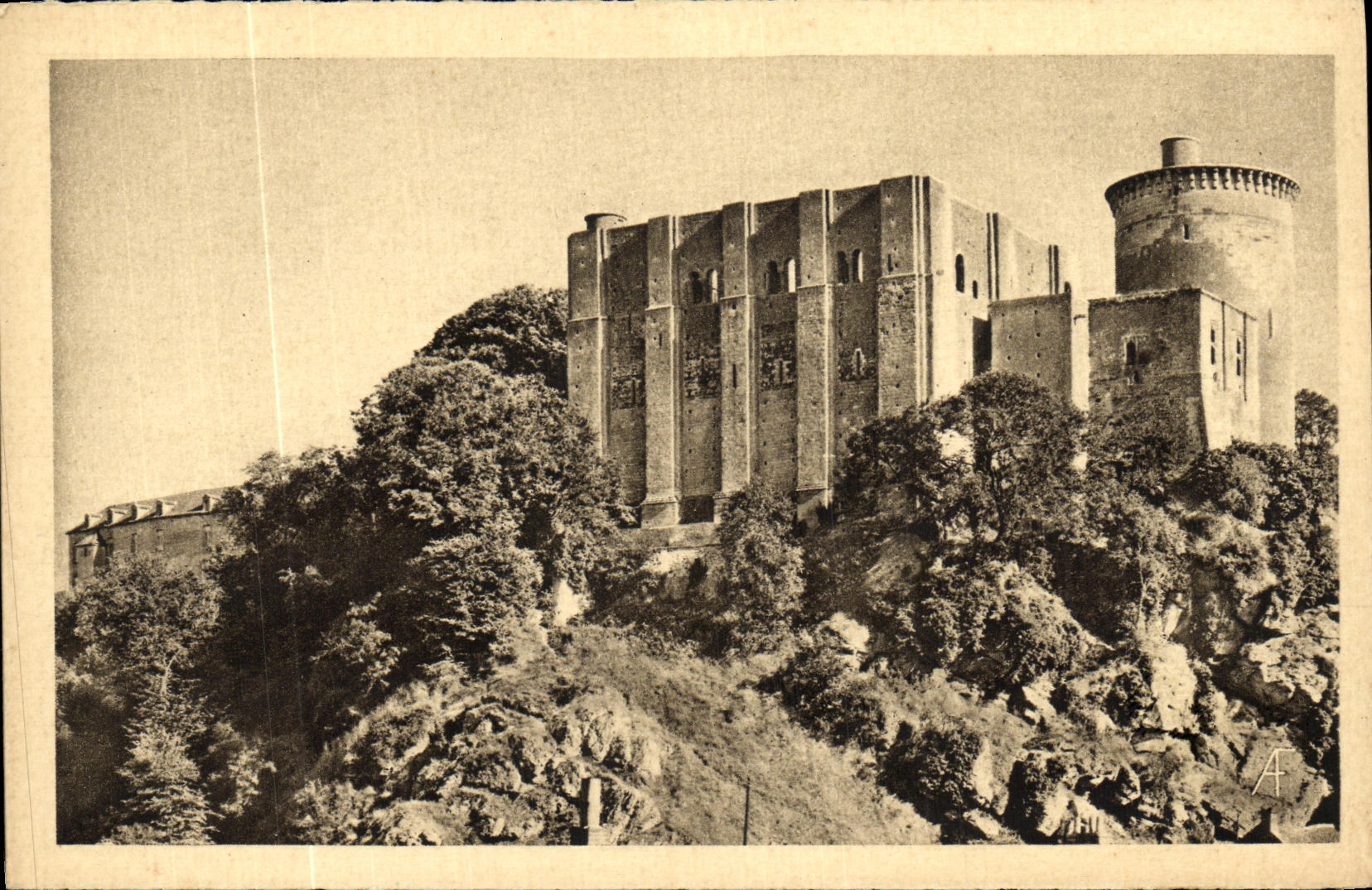 Acantilado de la POSTAL de la VENDIMIA el castillo de Guillermo el conquistador