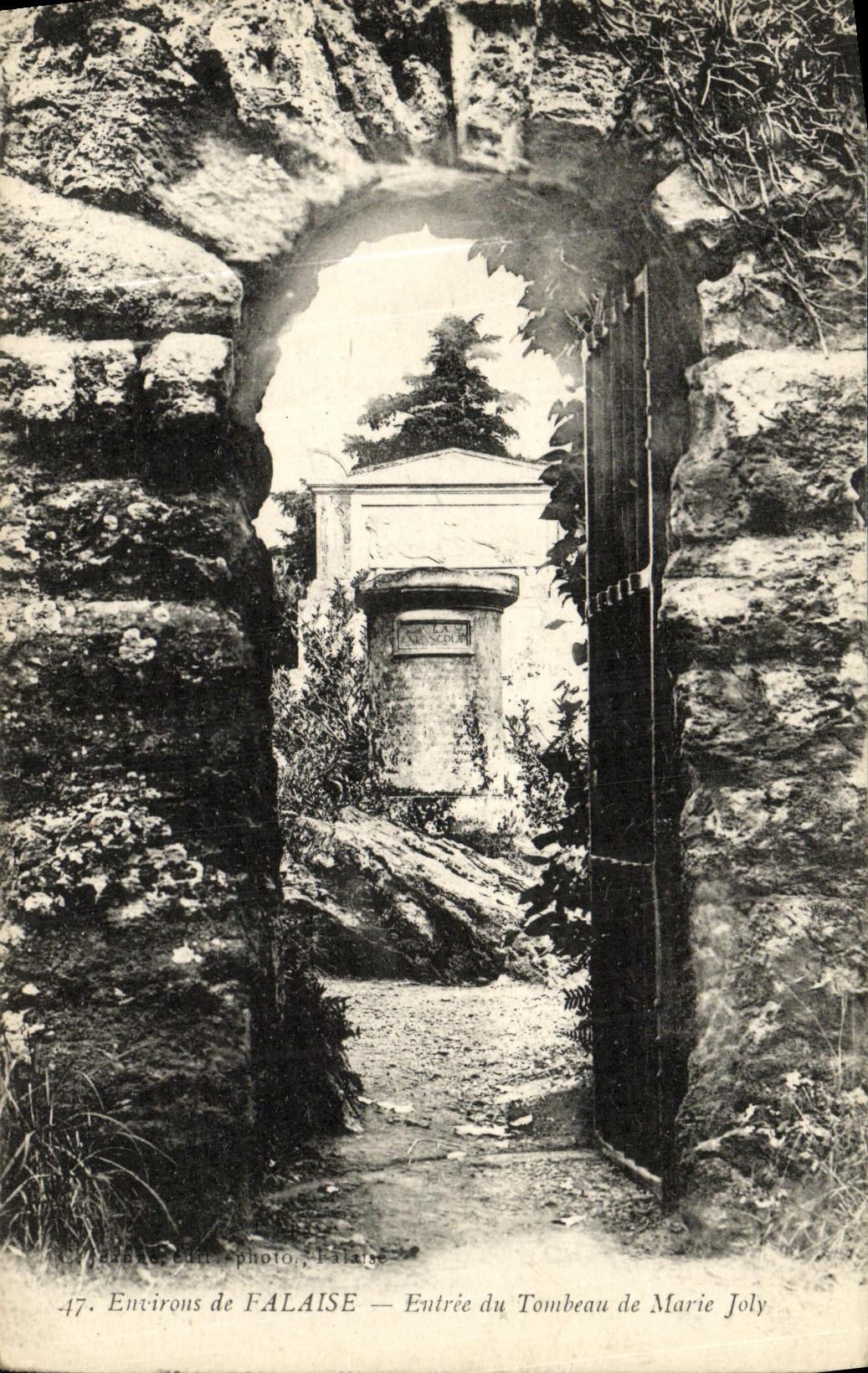 VINTAGE POSTCARD Cliff Surroundings Entered of the Tomb of Marie Jolly