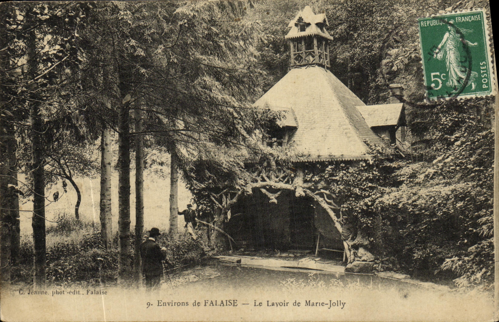 VINTAGE POSTCARD Cliff Surroundings the Laundrette of Marie Jolly