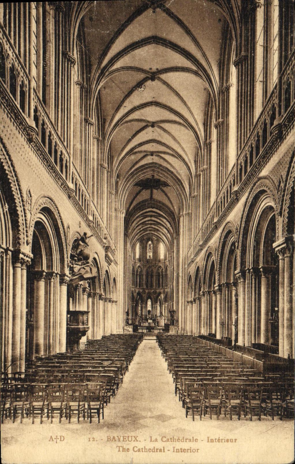 POSTAL Bayeux de la VENDIMIA el interior de la catedral
