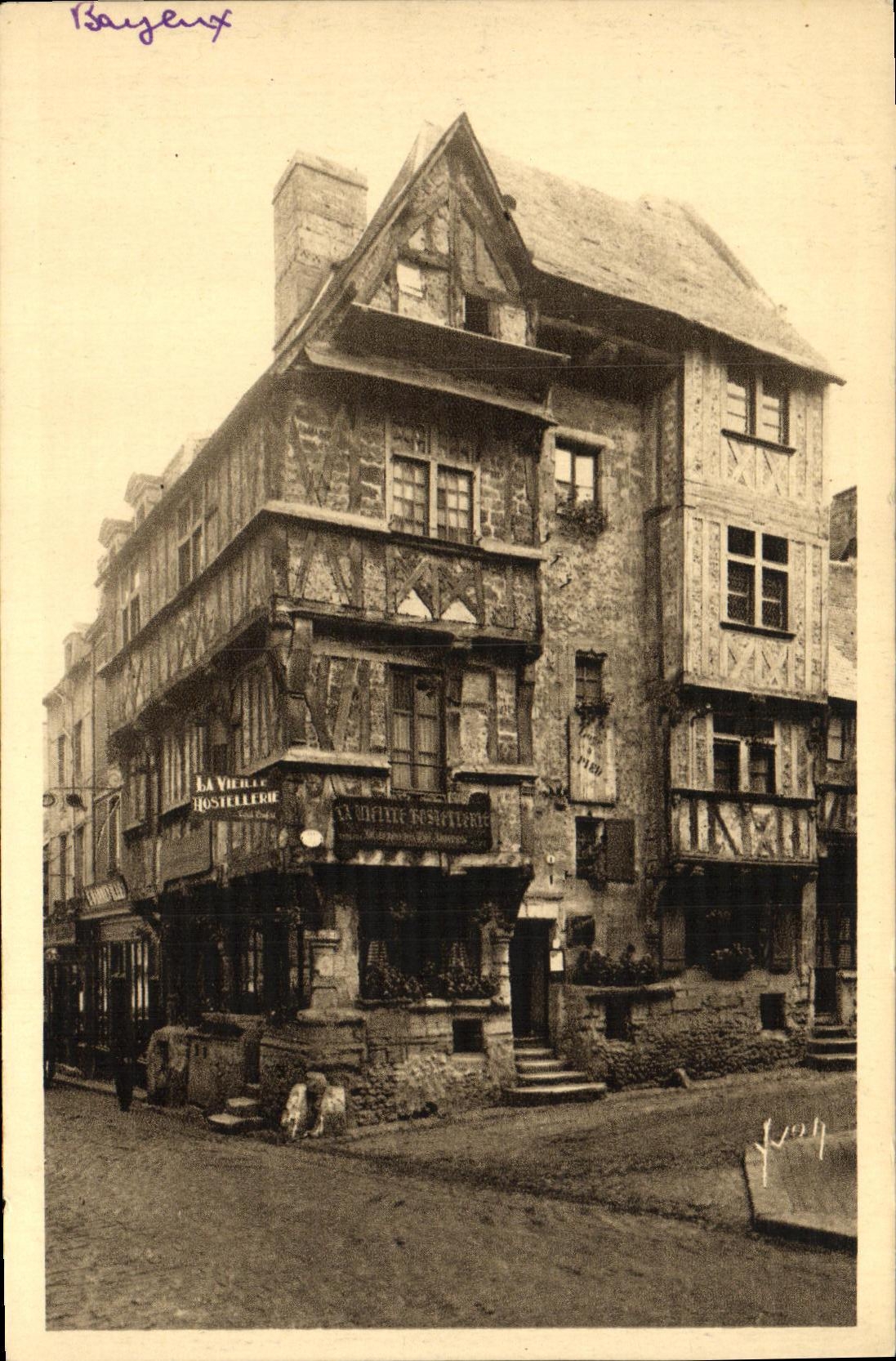 Las casas de Bayeux Vieilles de la POSTAL de la VENDIMIA tienen L angulo de la calle San Martin y de la calle de los cocineros