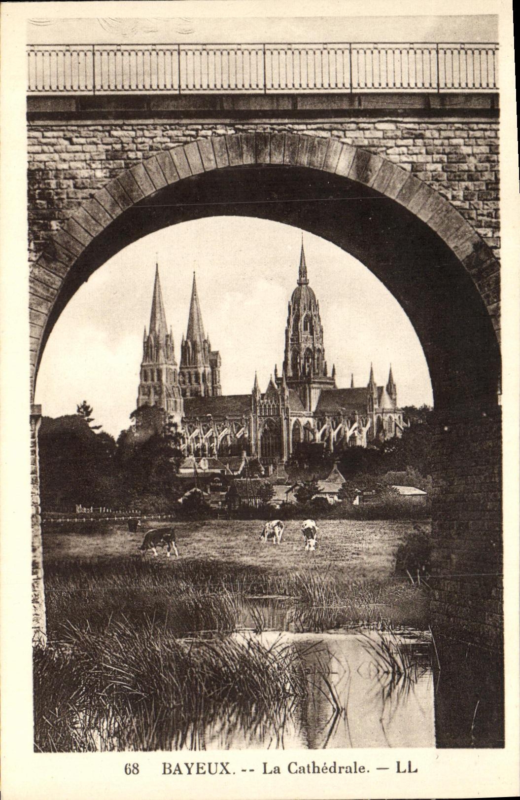 POSTAL Bayeux de la VENDIMIA la catedral