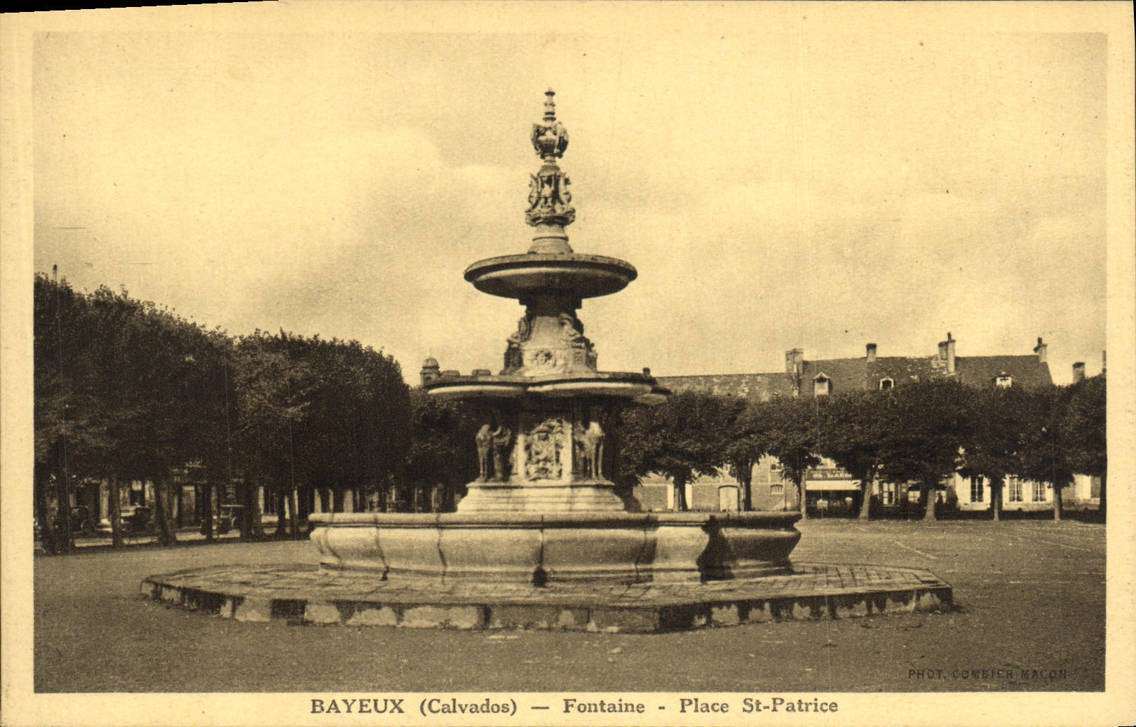 La POSTAL Bayeux Fontaine de la VENDIMIA coloca St Patrice