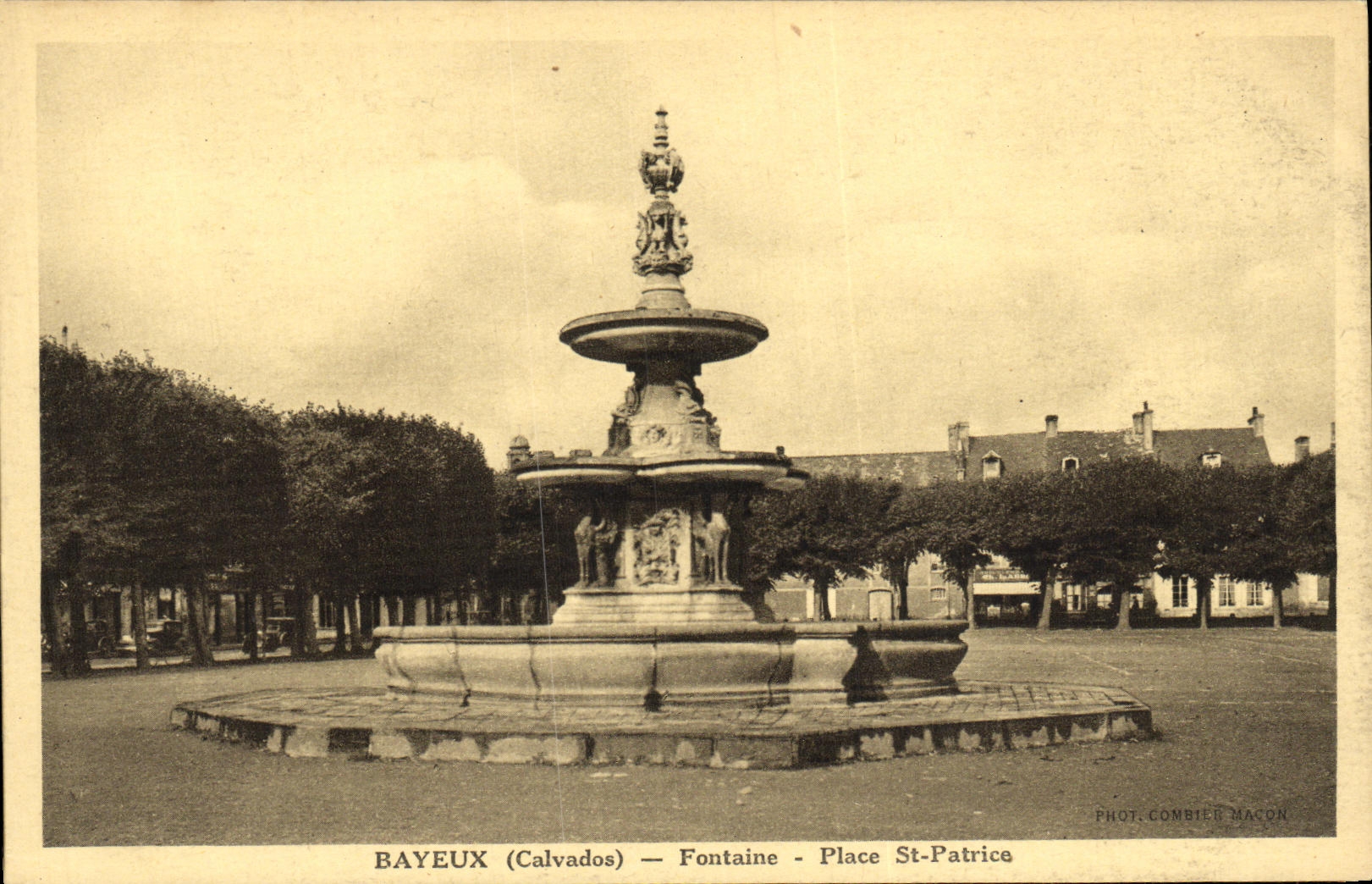 La POSTAL Bayeux Fontaine de la VENDIMIA coloca St Patrice