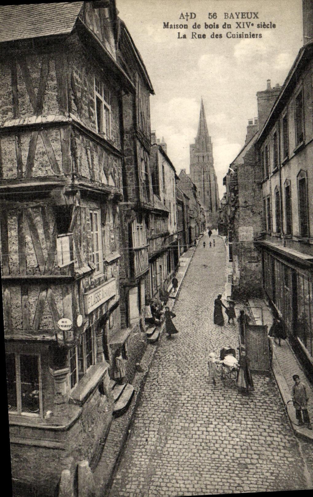 Casa de Bayeux de la POSTAL de la VENDIMIA fuera de de madera del siglo XIV la calle de los cocineros