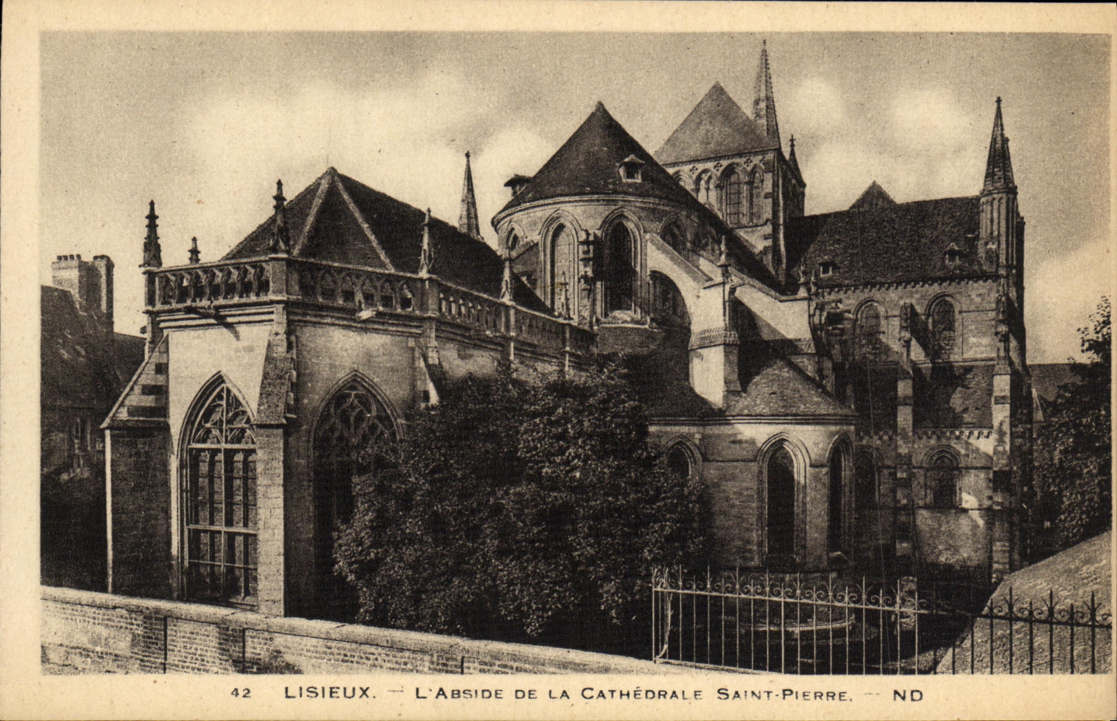 POSTAL Lisieux L Apse de la VENDIMIA del Saint Pierre de la catedral