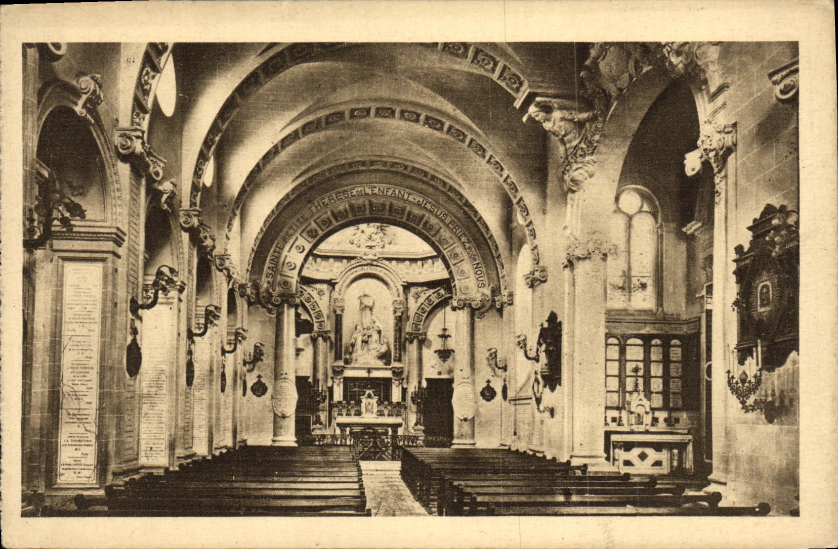 POSTAL de la VENDIMIA La Chapelle de las monjas carmelitas de Lisieux