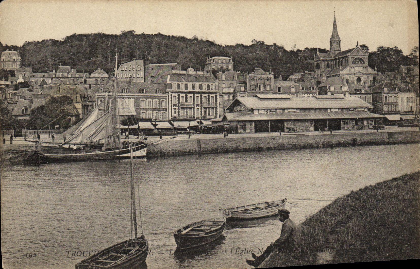 POSTAL Trouville L barco de la VENDIMIA de la iglesia