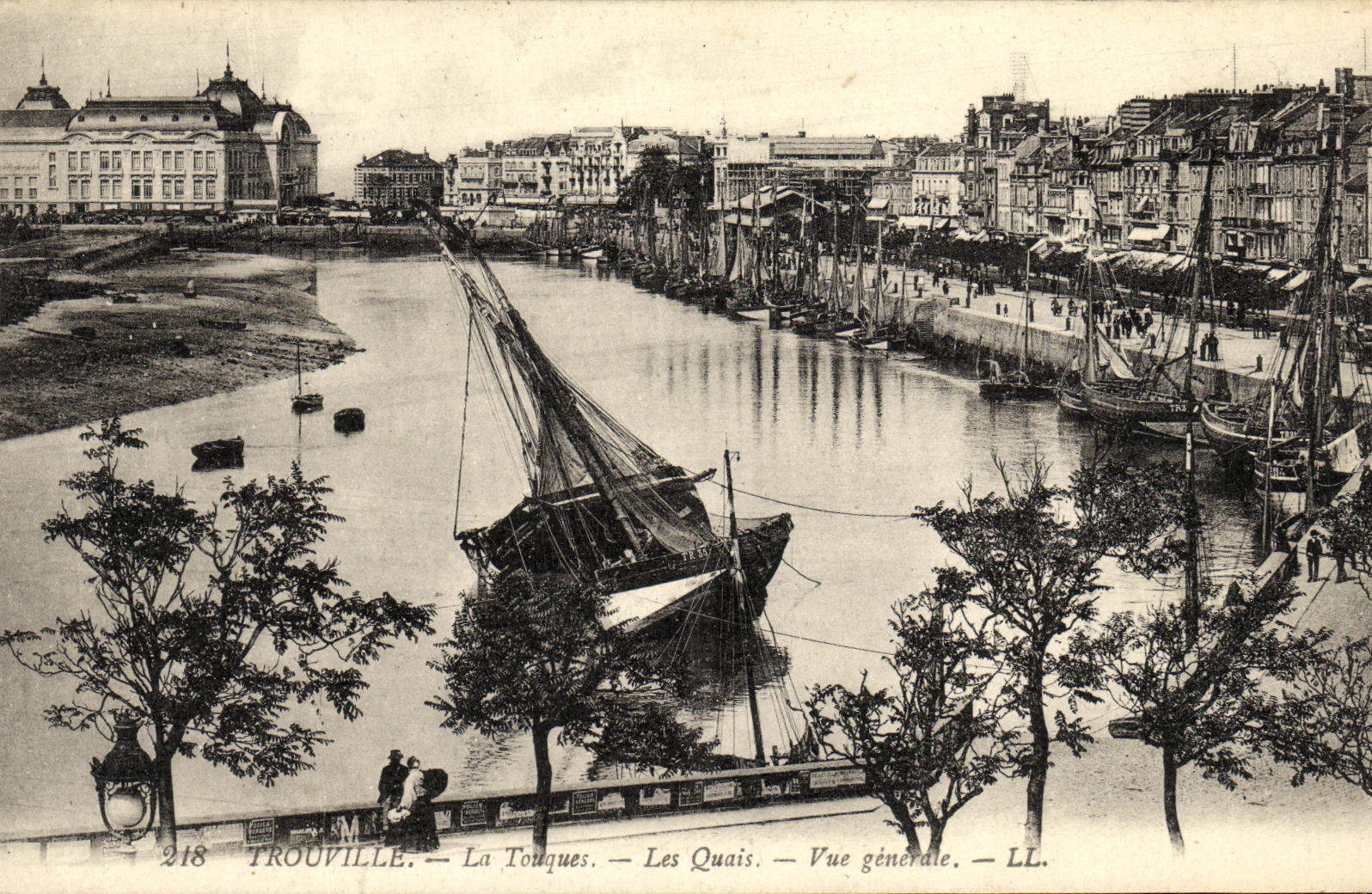 La POSTAL Trouville de la VENDIMIA teclea los barcos de la opinion de los muelles
