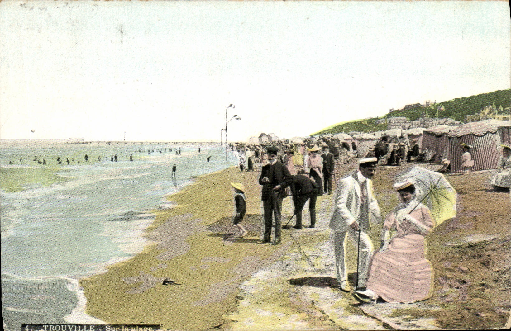 POSTAL Trouville de la VENDIMIA en la playa