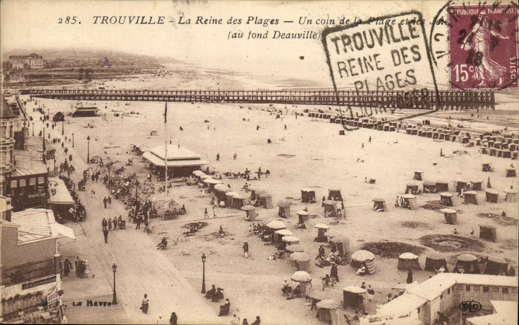 POSTAL Trouville de la VENDIMIA la reina de las playas una esquina de la playa y de los embarcaderos en el Deauville inferior