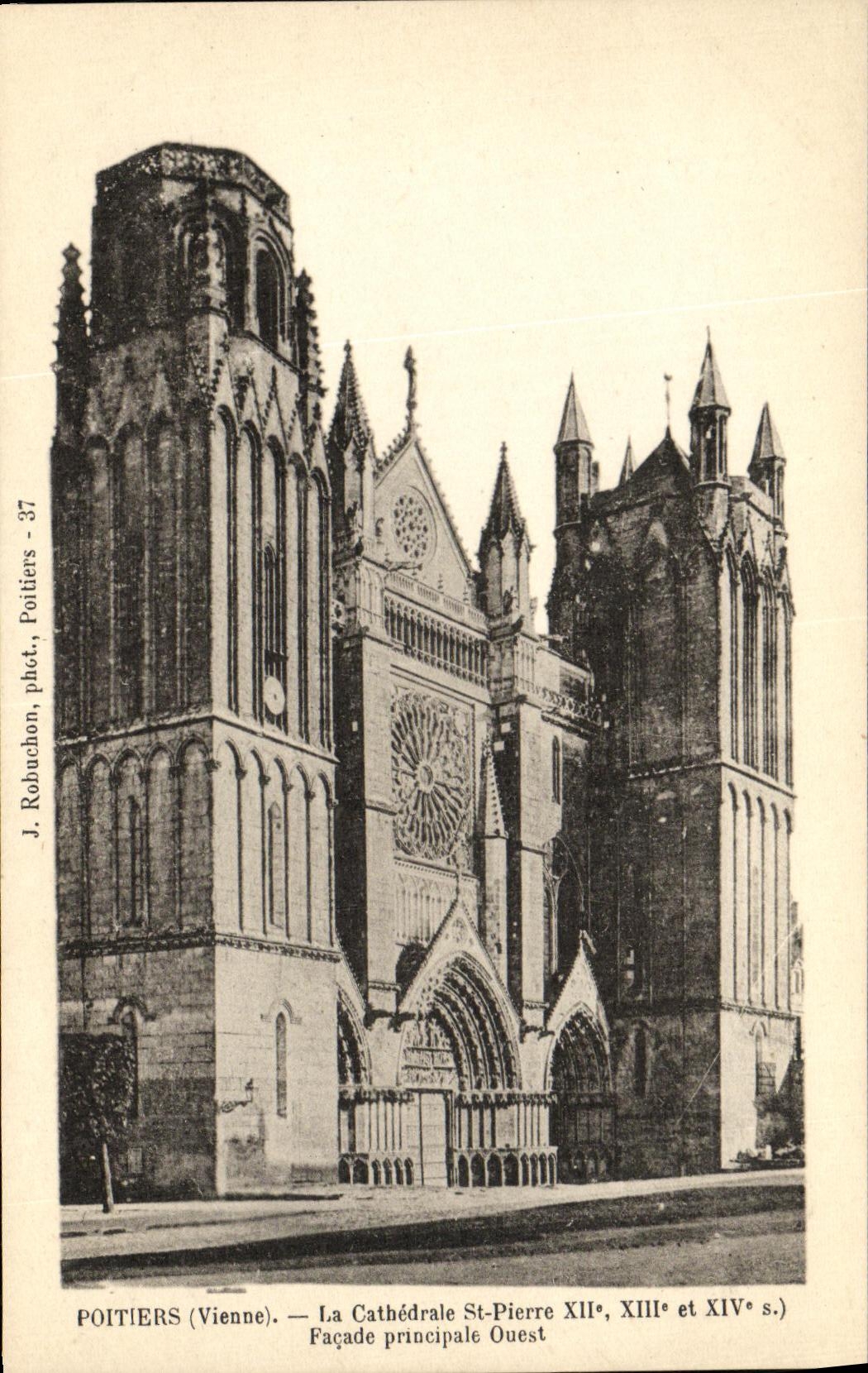 VINTAGE POSTCARD Poitiers the Cathedral St Pierre Western Principal Frontage