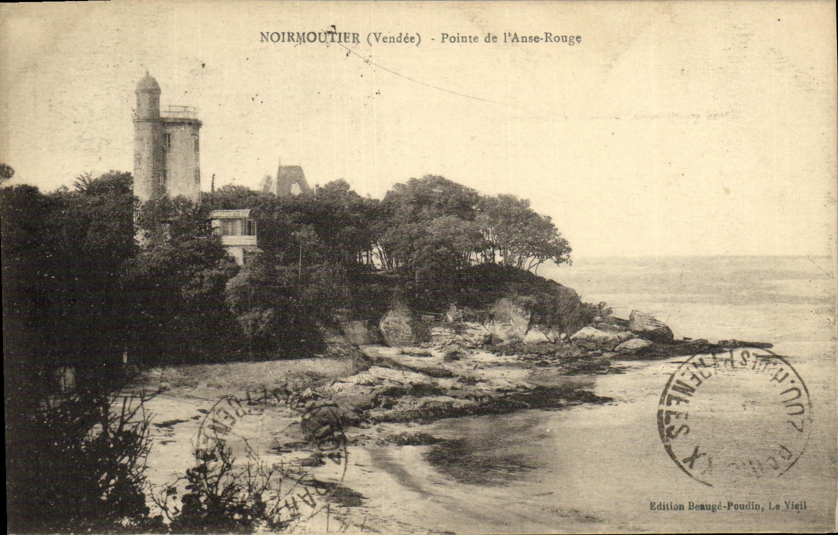 VINTAGE POSTCARD Island of Noirmoutier Top of L Handle Red