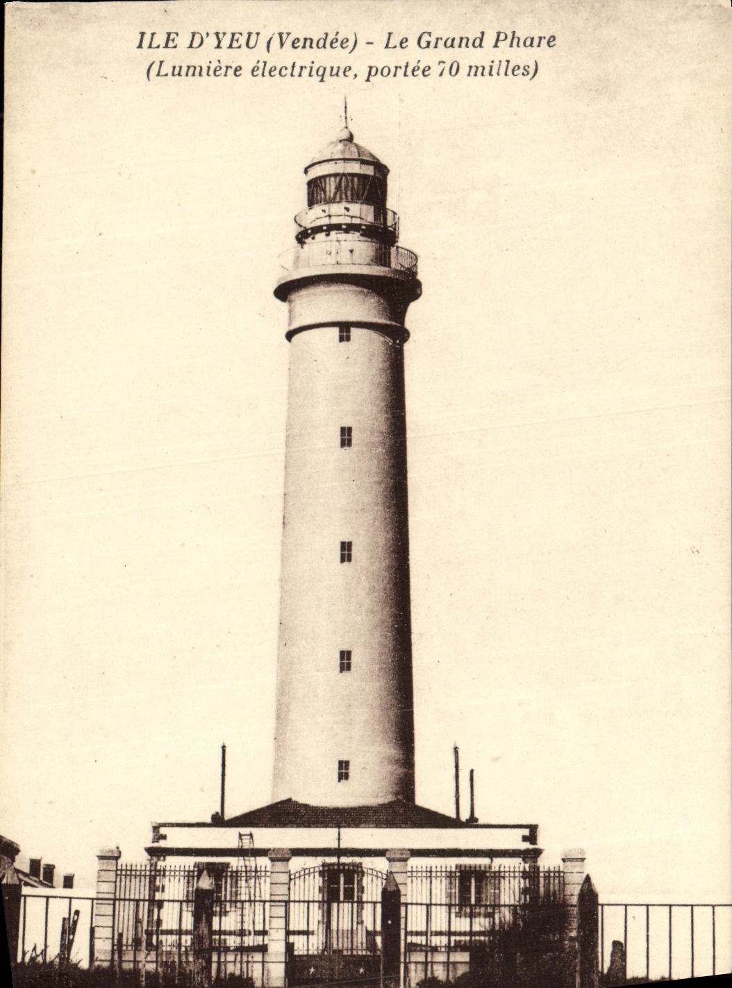 VINTAGE POSTCARD Island D Yeu the Large Lighthouse