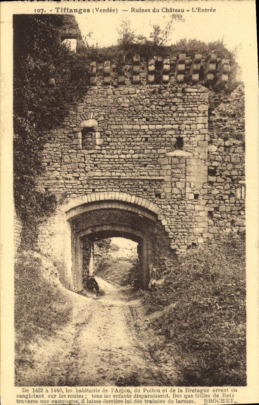 Ruinas de Tiffauges de la POSTAL de la VENDIMIA del castillo L entrado