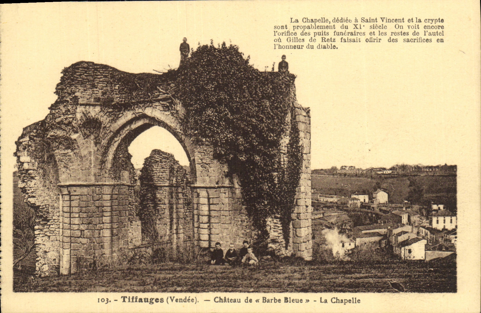 Castillo de Tiffauges de la POSTAL de la VENDIMIA de la barba azul La Chapelle