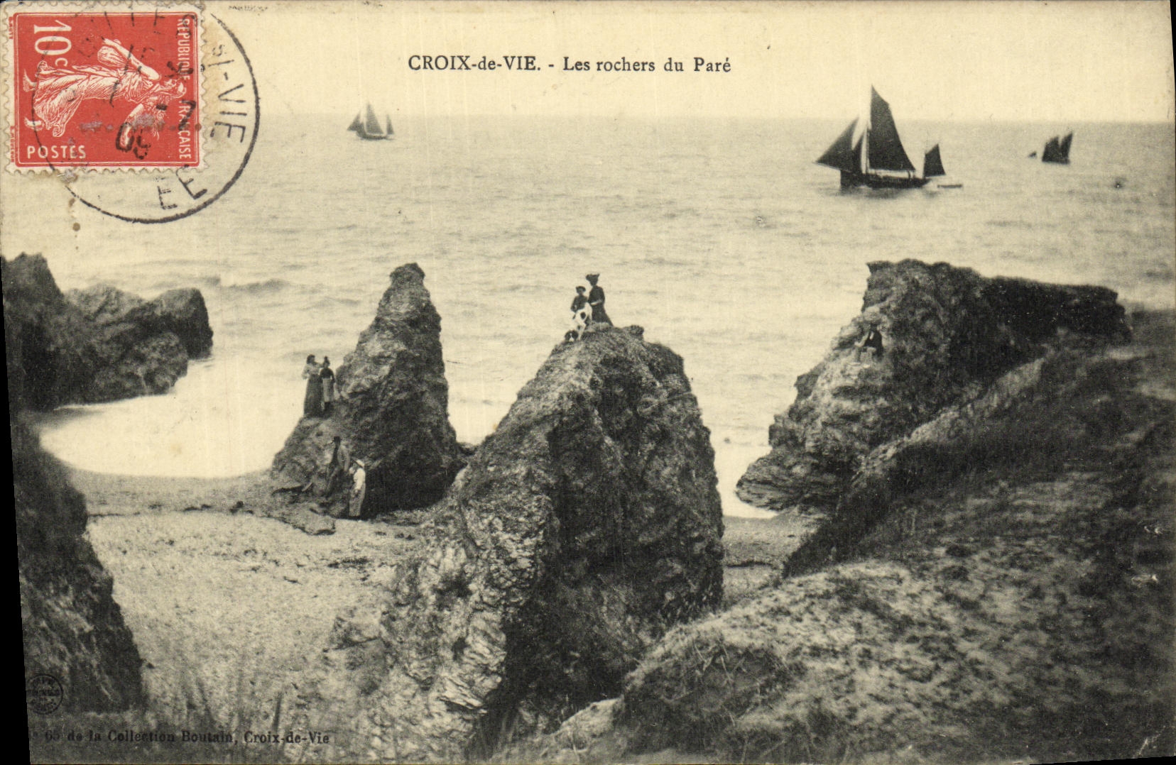 VINTAGE POSTCARD Vie Croix de Vie the rocks of Avoids
