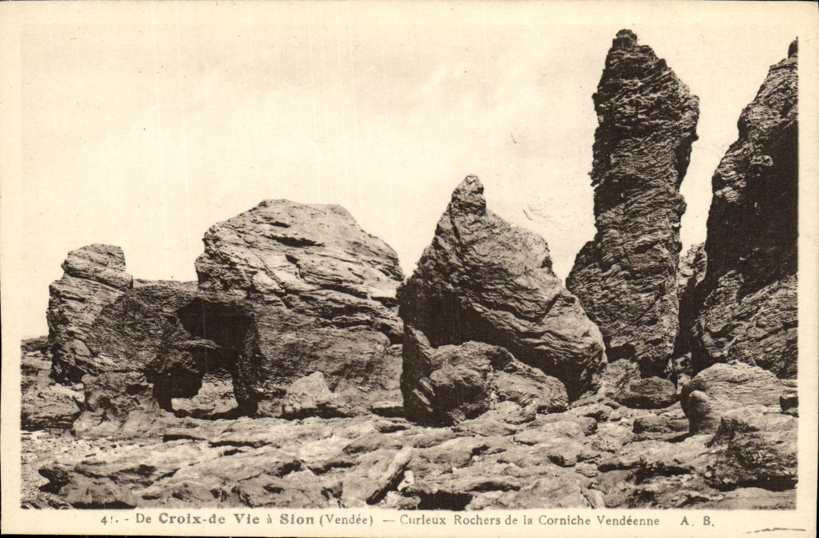 Rocas curiosas de la POSTAL de la VENDIMIA Croix de Vie de la cornisa de Vendean