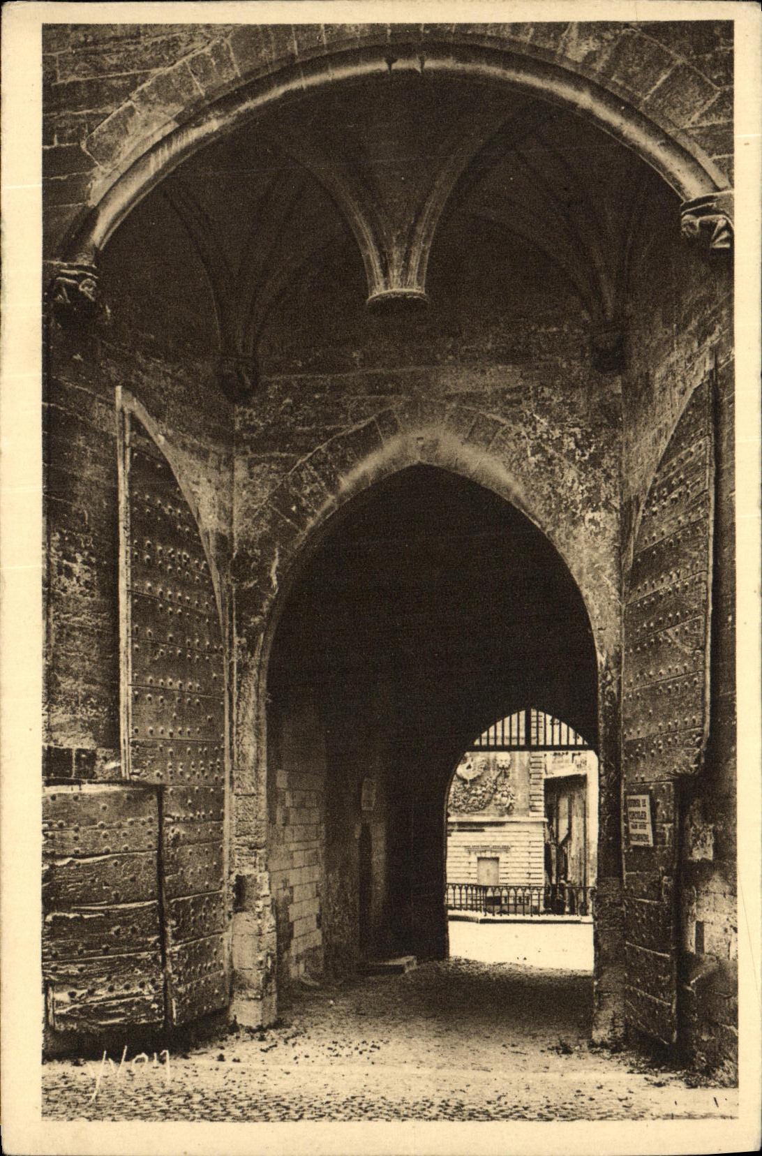 El paladar de Avignon de la POSTAL de la VENDIMIA de los papas Carries D entro visto de la corte interior
