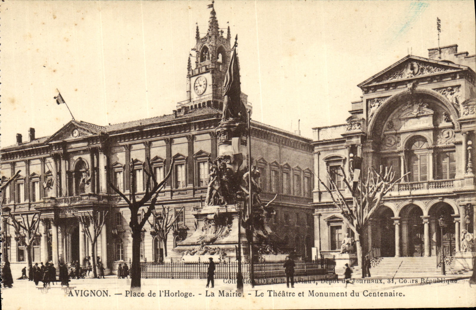 La POSTAL Avignon de la VENDIMIA pone L reloj el ayuntamiento el teatro y el monumento del centenario