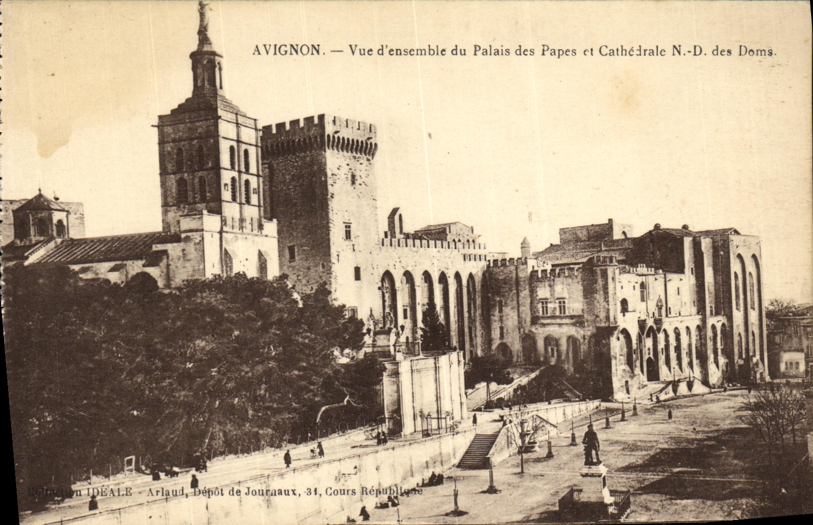 POSTAL D vista Avignon de la VENDIMIA junto del paladar del ND de los papas y de la catedral de Doms