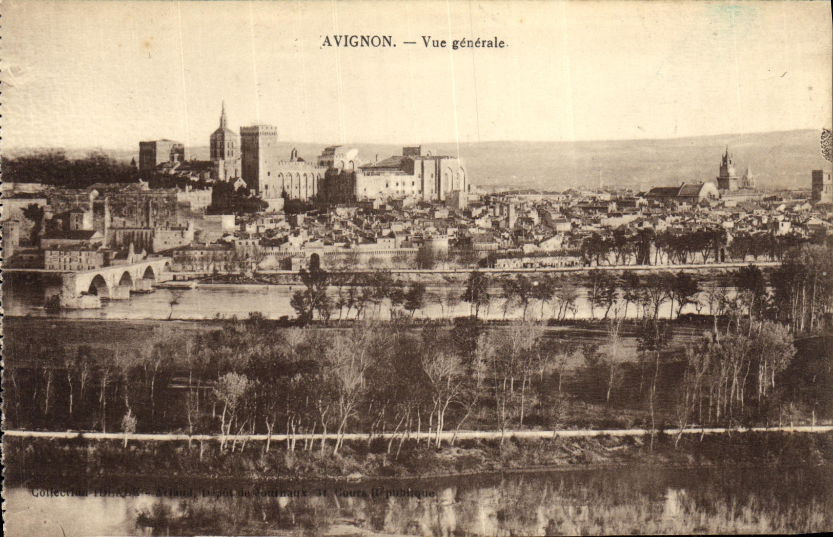 Opinion de Avignon de la POSTAL de la VENDIMIA