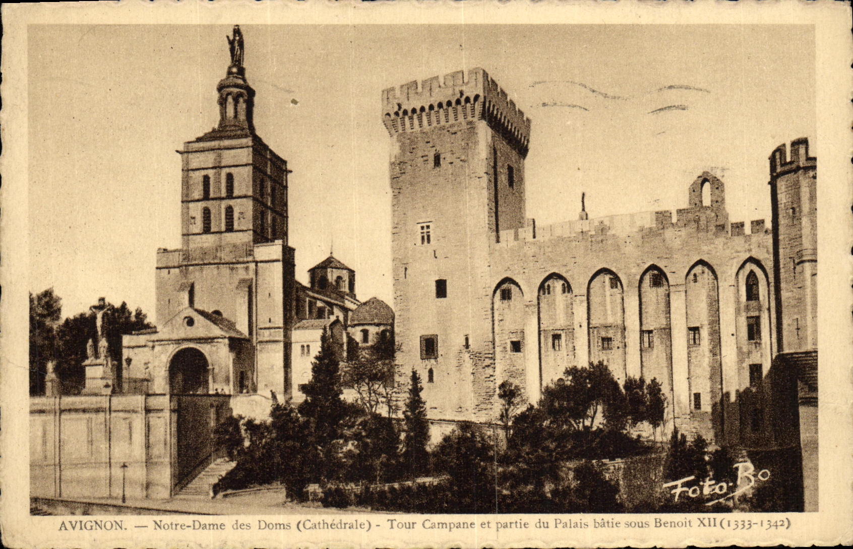 POSTAL Avignon Notre Dame de la VENDIMIA de la vuelta de Doms Campane