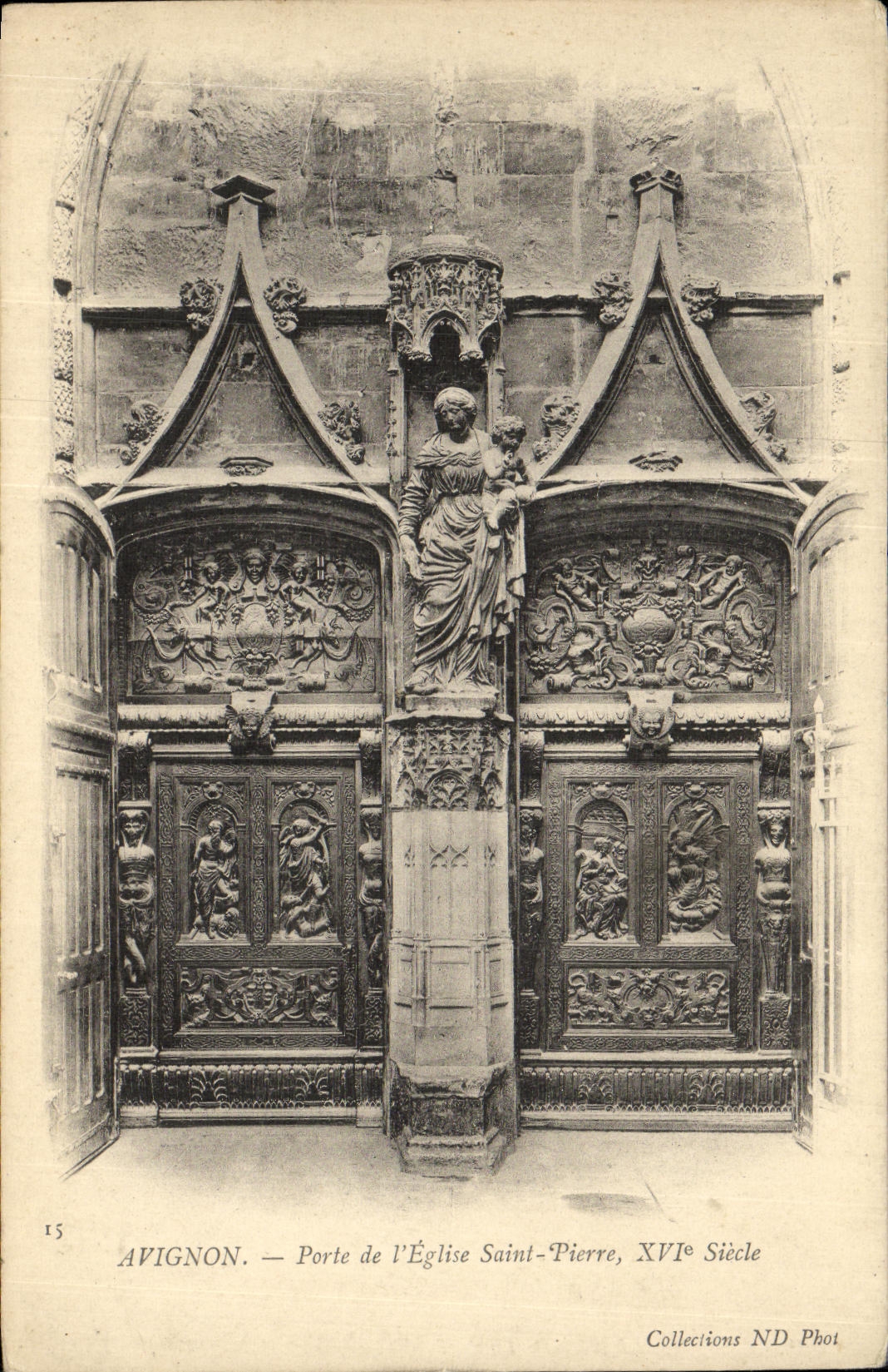 La POSTAL Avignon de la VENDIMIA lleva L Saint Pierre de la iglesia