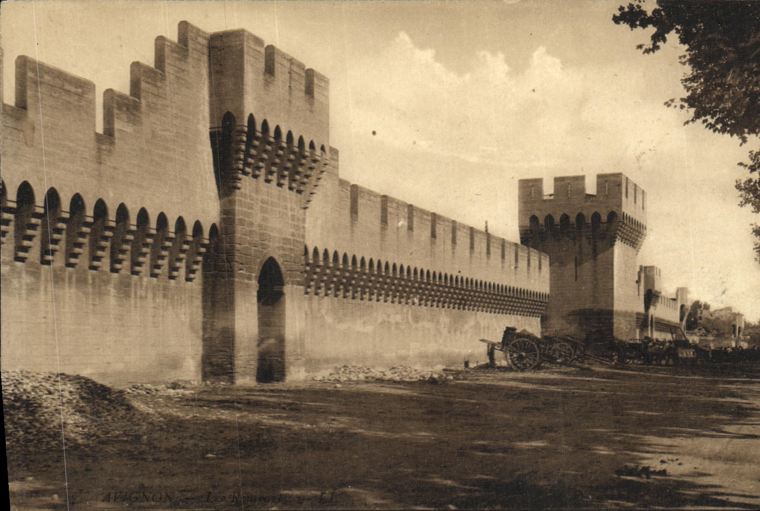 Paredes de Avignon de la POSTAL de la VENDIMIA
