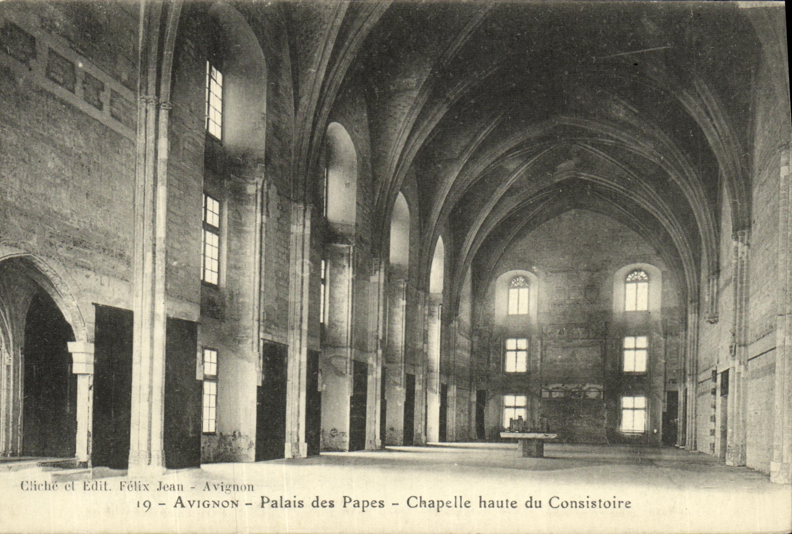 Paladar de Avignon de la POSTAL de la VENDIMIA de los papas High Vault del consistorio