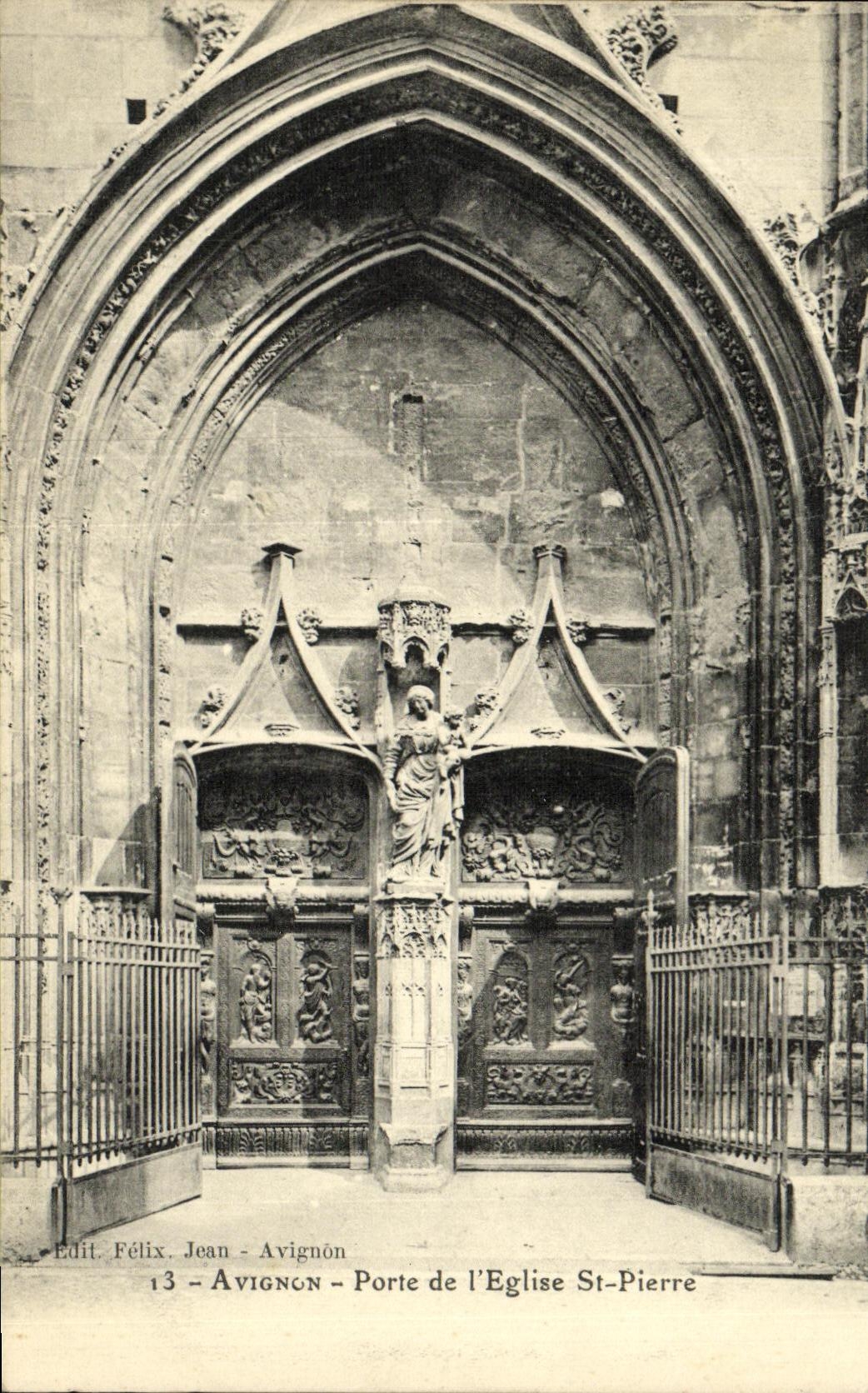 La POSTAL Avignon de la VENDIMIA lleva L St Pedro de la iglesia