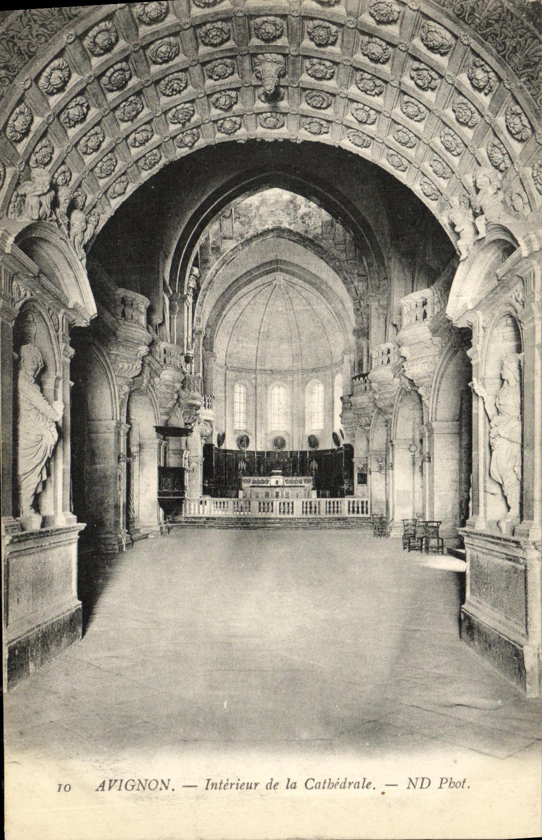 POSTAL Avignon interior de la VENDIMIA de la catedral