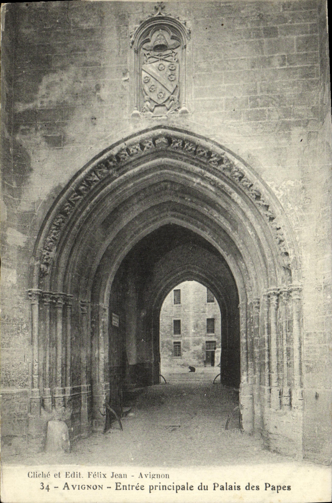 Entrada principal de Avignon de la POSTAL de la VENDIMIA del paladar de los papas