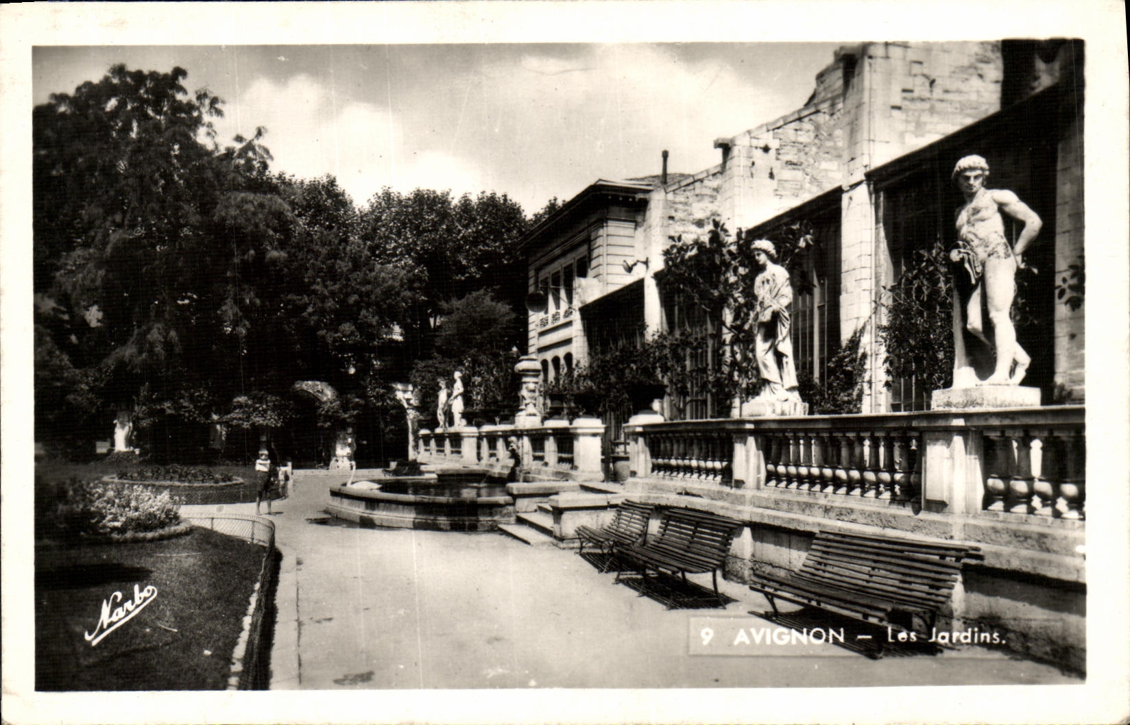 Jardines de Avignon de la POSTAL de la VENDIMIA