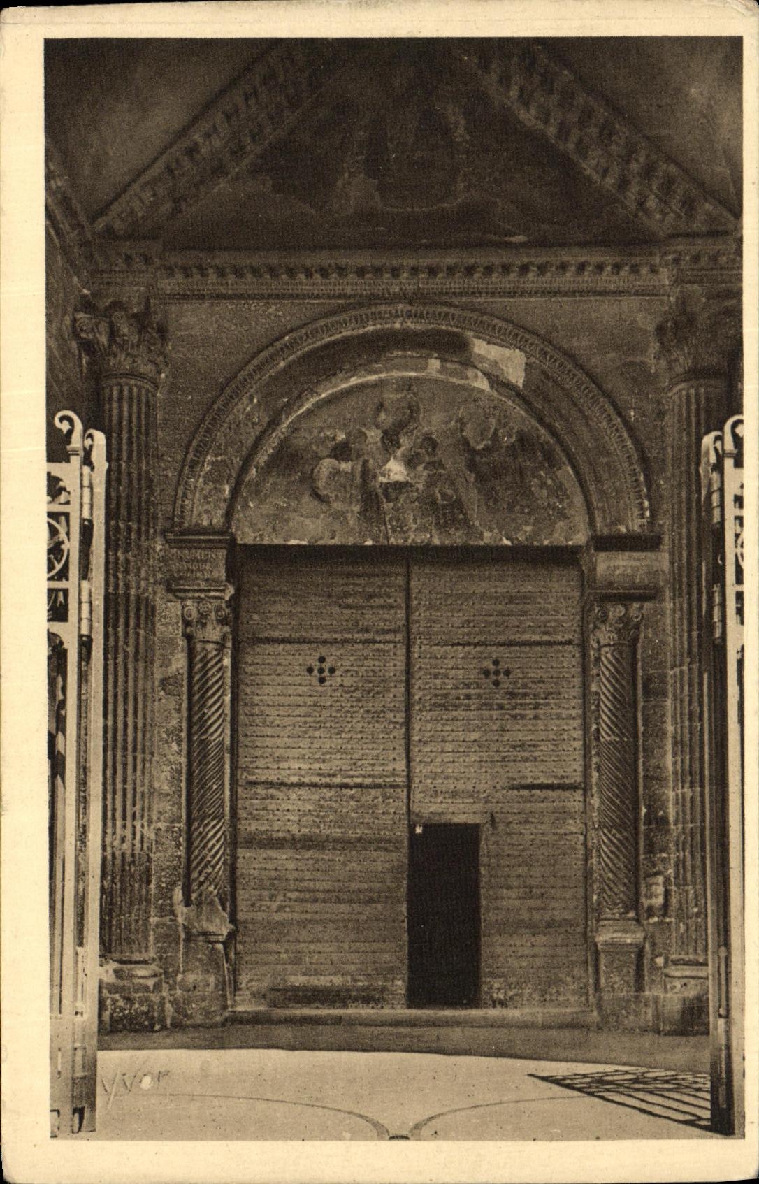 POSTAL Avignon de la VENDIMIA el interior de la catedral del portico