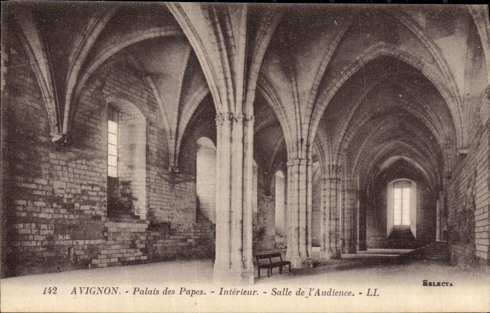 La POSTAL Avignon Palais de la VENDIMIA de los papas Interior Room de L va abajo para la audiencia